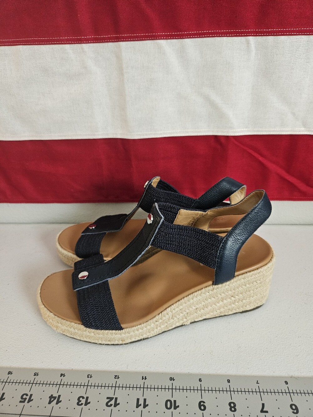 Vionic Calera Sandals Size 9 Navy Leather Espadrille T-Strap Jute Wedge Heel